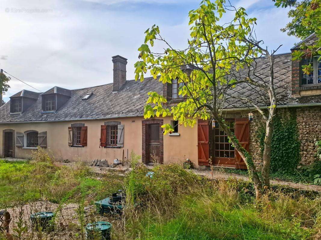 Maison à CHAMPROND-EN-GATINE