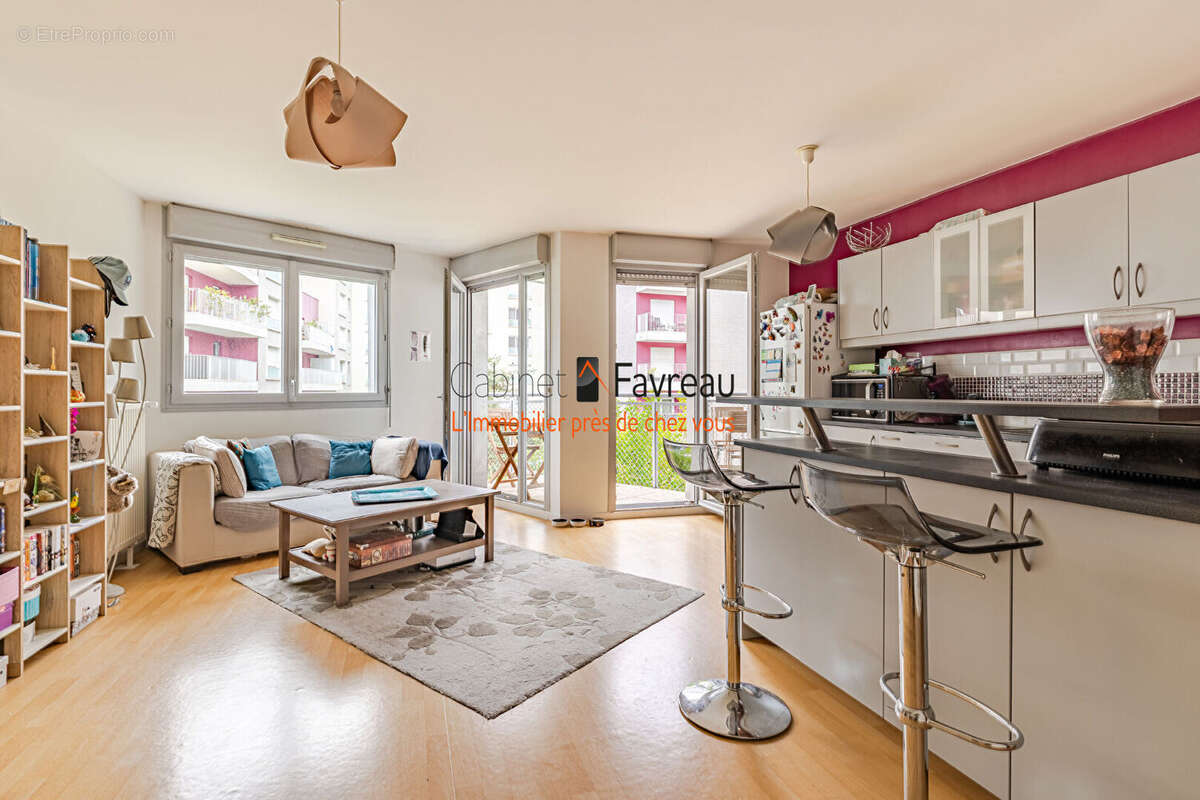 Appartement à L&#039;HAY-LES-ROSES