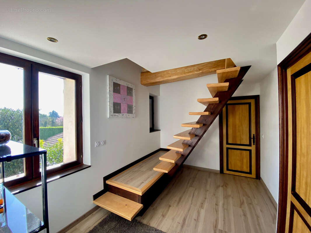 Maison à THOIRY