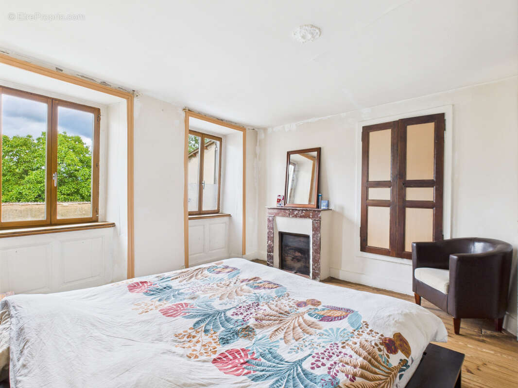 Maison à MARSAC-EN-LIVRADOIS