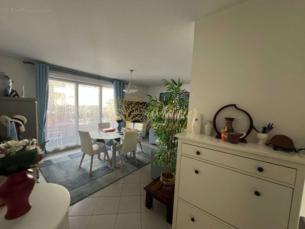 Appartement à PONTAULT-COMBAULT