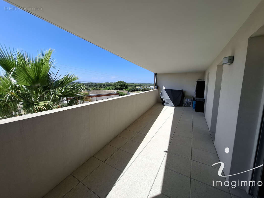 Bel appartement récent de type 3 avec grande terrasse et 2 stationnements ! - photo 7