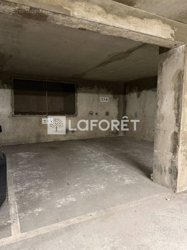 Parking à PARIS-13E