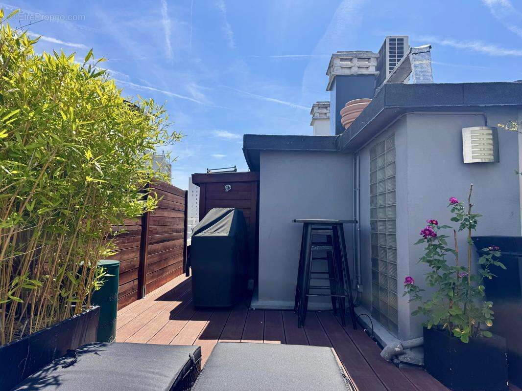 Appartement à LEVALLOIS-PERRET