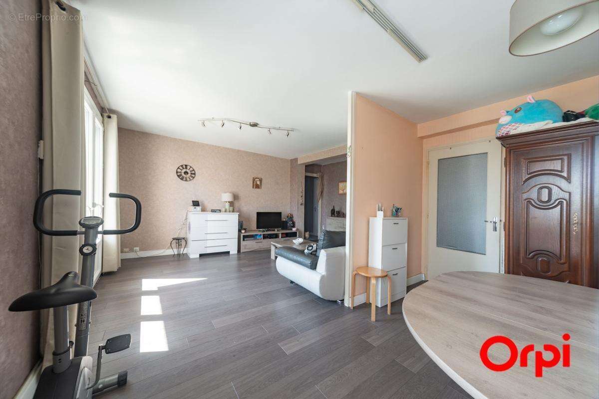 Appartement à CHARNAY-LES-MACON