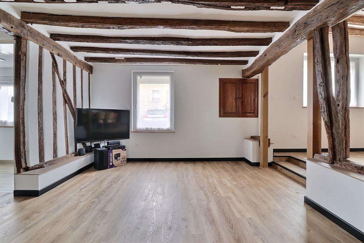 Maison à SOULAIRE-ET-BOURG