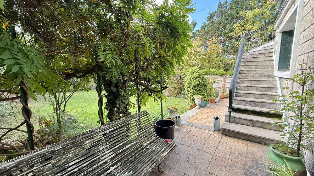 Maison à SAINT-GRATIEN