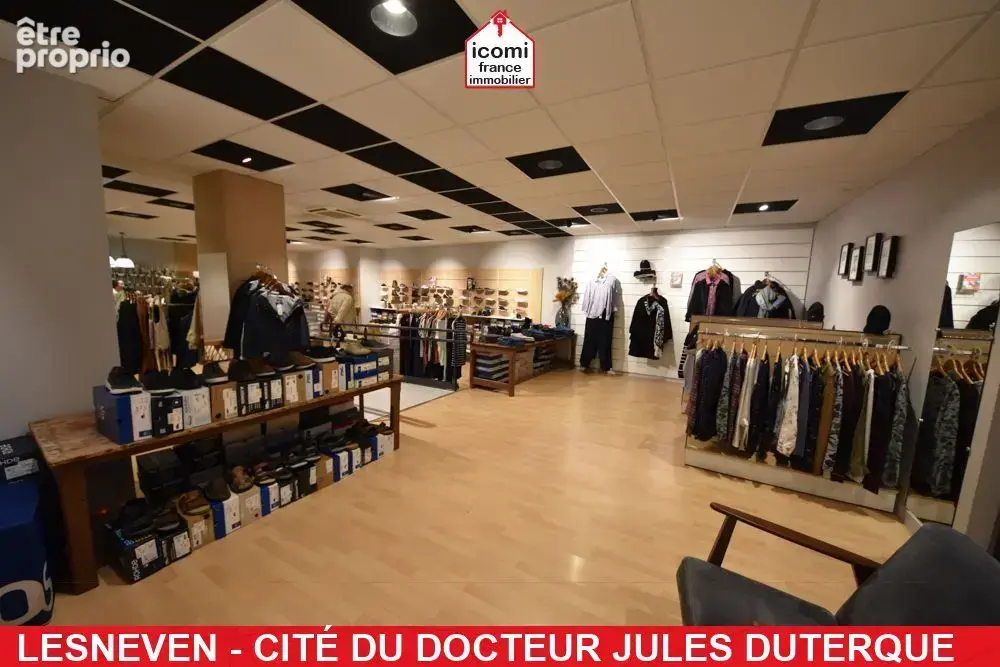 Finistere - lesneven (29260) - a vendre - locaux commerciaux avec vitrine - reserve - bureau - atelier - jardin - beau potentiel - photo 2