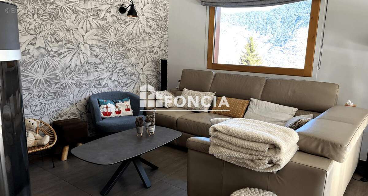 Maison à LES ALLUES