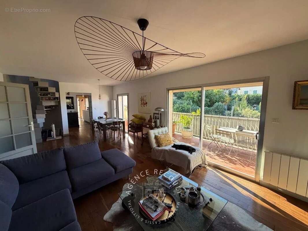 Appartement à MARSEILLE-7E