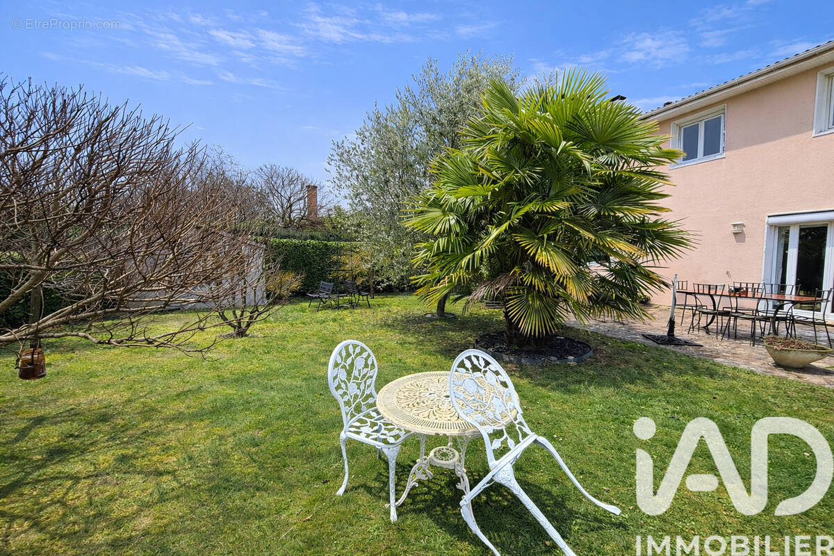 Photo 1 - Maison à SAINT-GERMAIN-LES-CORBEIL