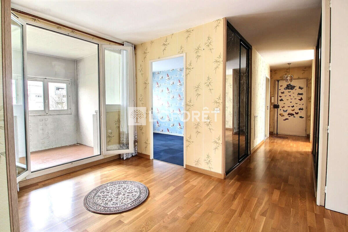 Appartement à GENNEVILLIERS