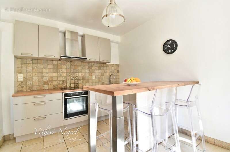 Propriété à vendre 8 pièces et annexe  MOURIES (13) - photo 7