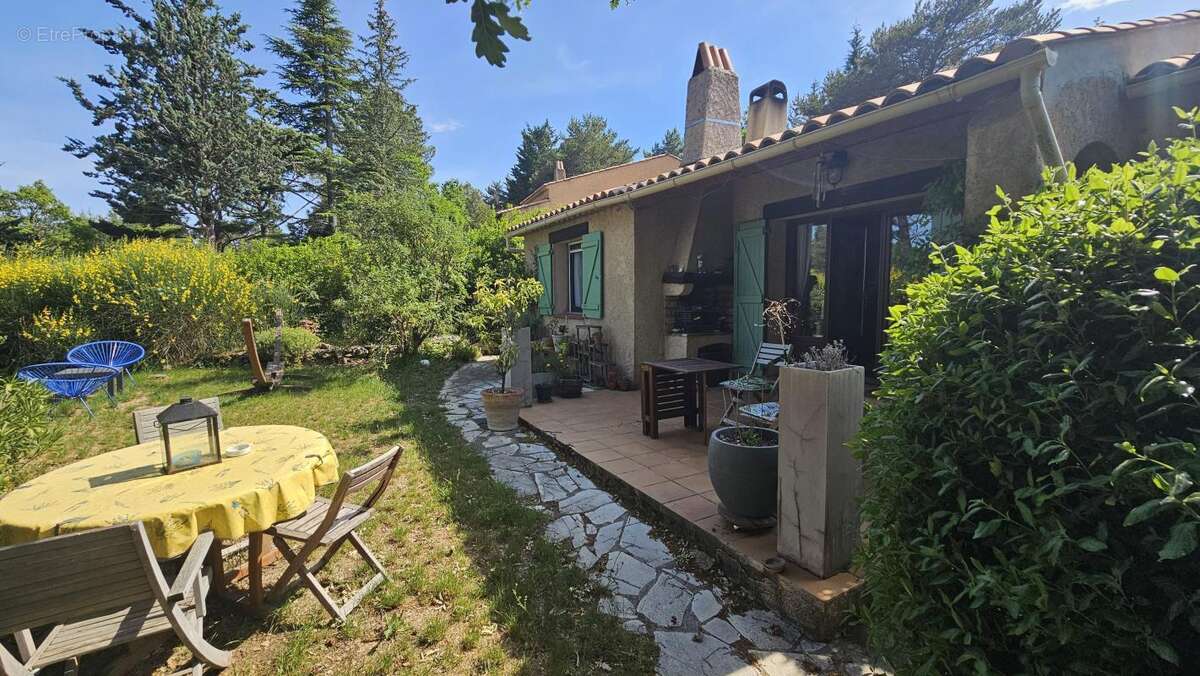 Maison à TOURTOUR