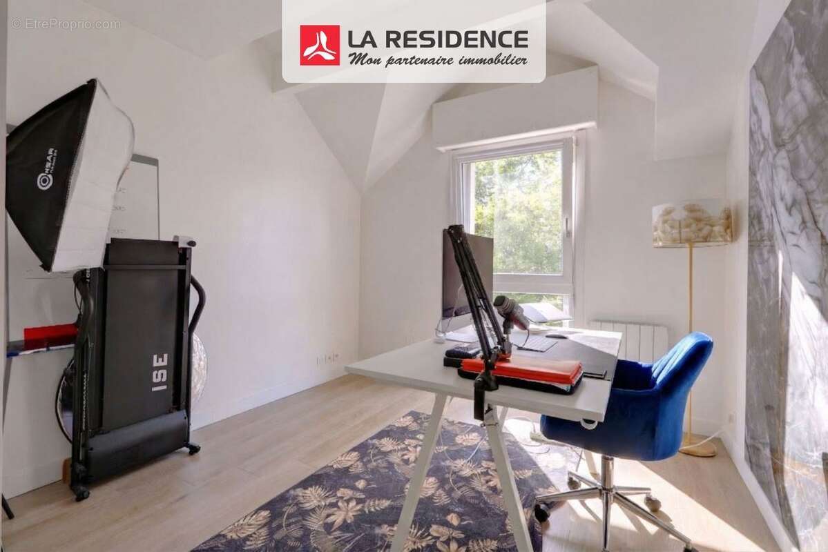 Appartement à BEAUCHAMP