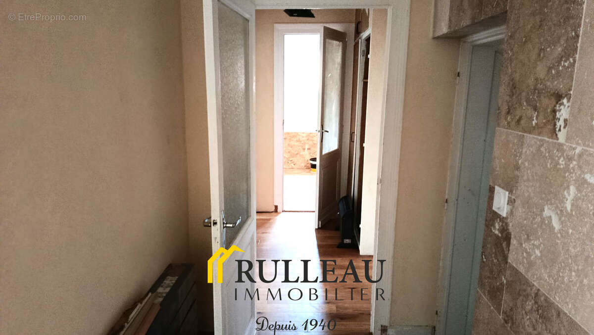 Maison et dépendance à Laruscade - photo 8