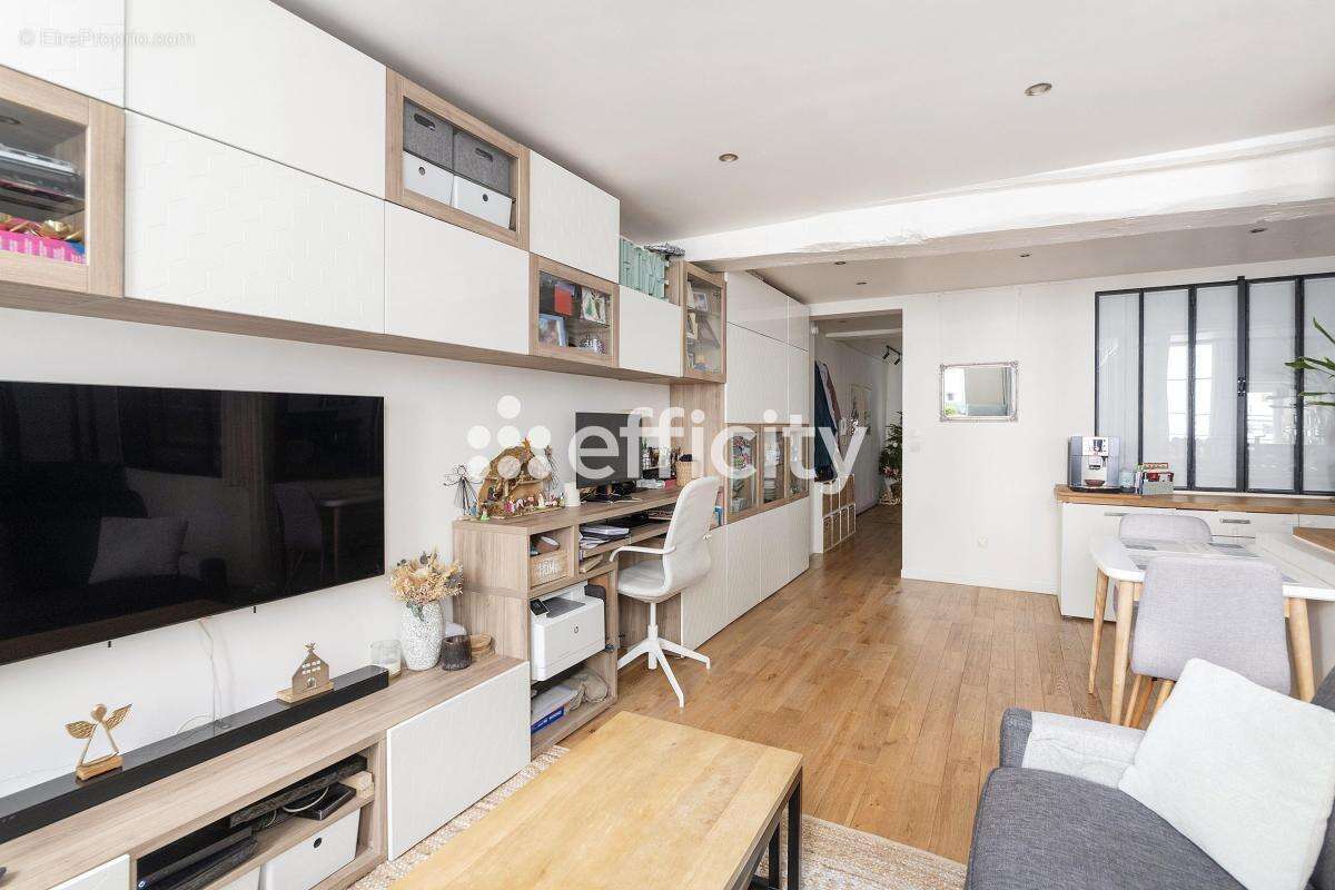 Appartement à PARIS-2E