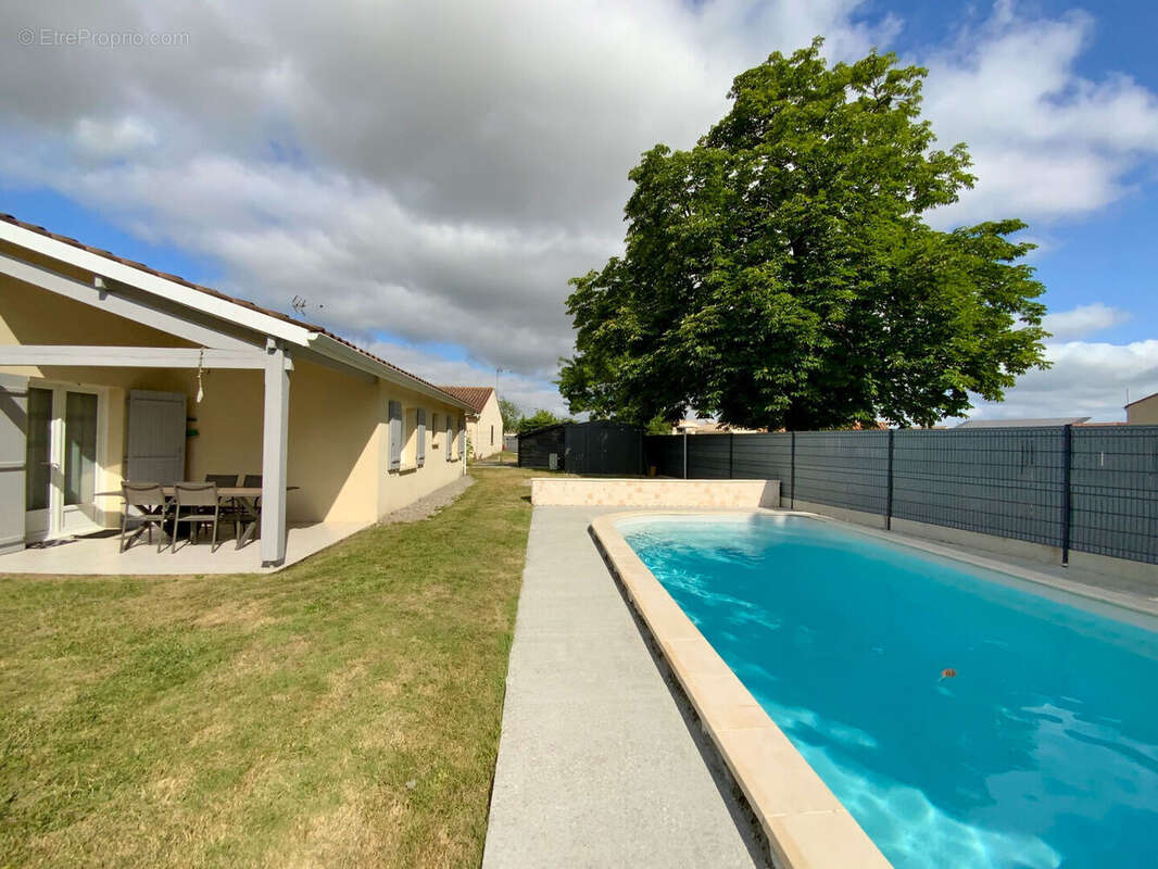 Maison à JARNAC-CHAMPAGNE