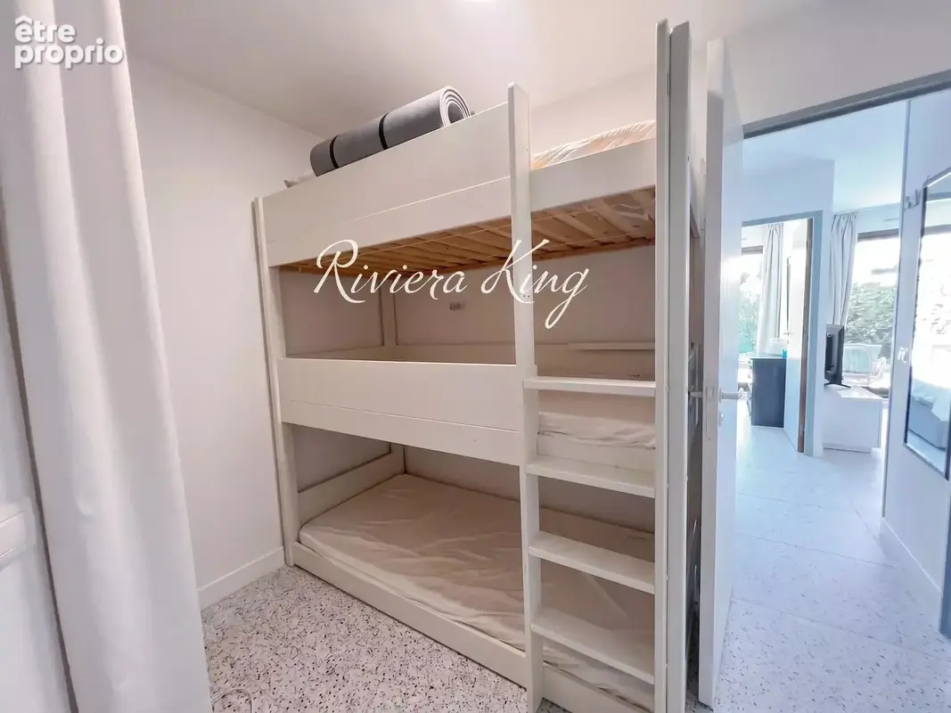 Appartement T3,  Rez-de-jardin rénové avec terrasse, vu jardin, piscine et accès mer - photo 11