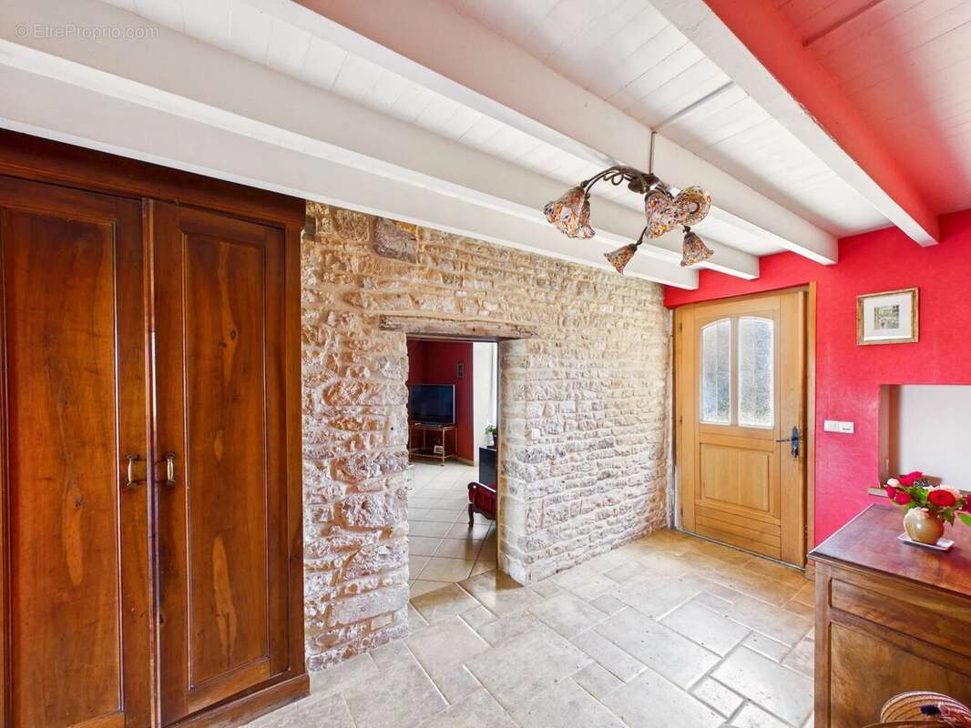 Propriété de caractère exceptionnelle avec appartement indépendant, potentiel gîte, garages et grand hangar - photo 16