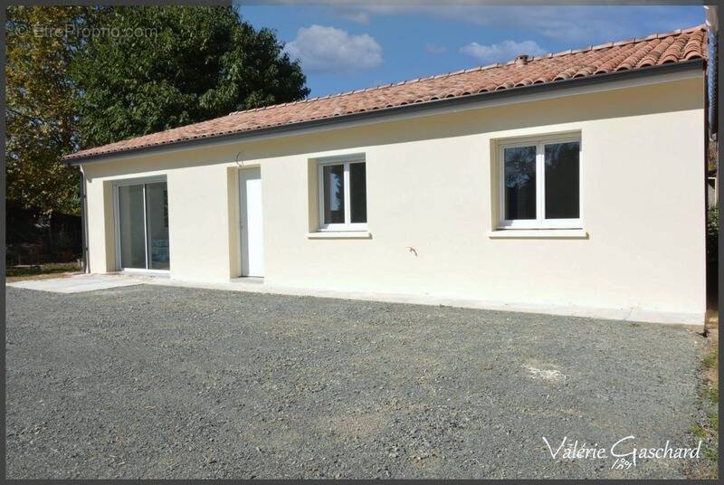Maison à SAINT-MEDARD-DE-GUIZIERES
