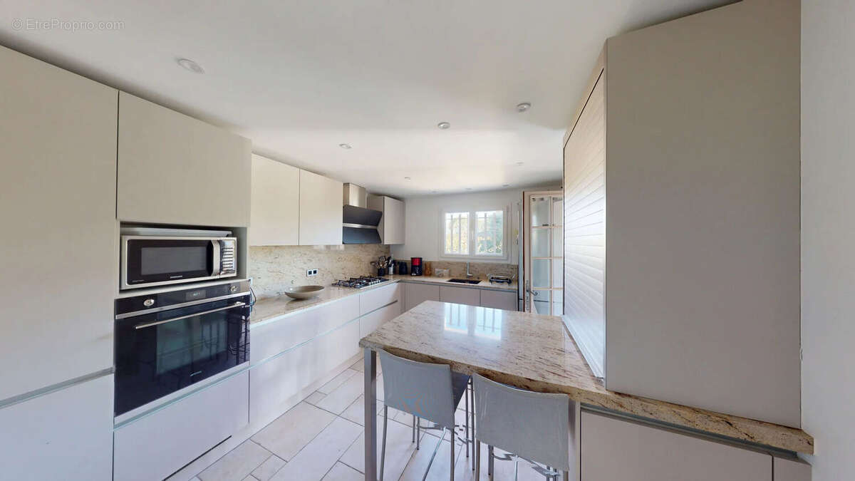 Maison à PUGET-SUR-ARGENS