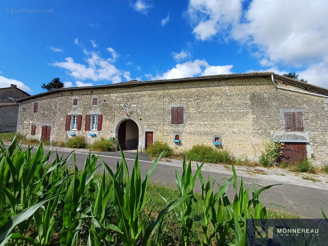 Maison à REIGNAC