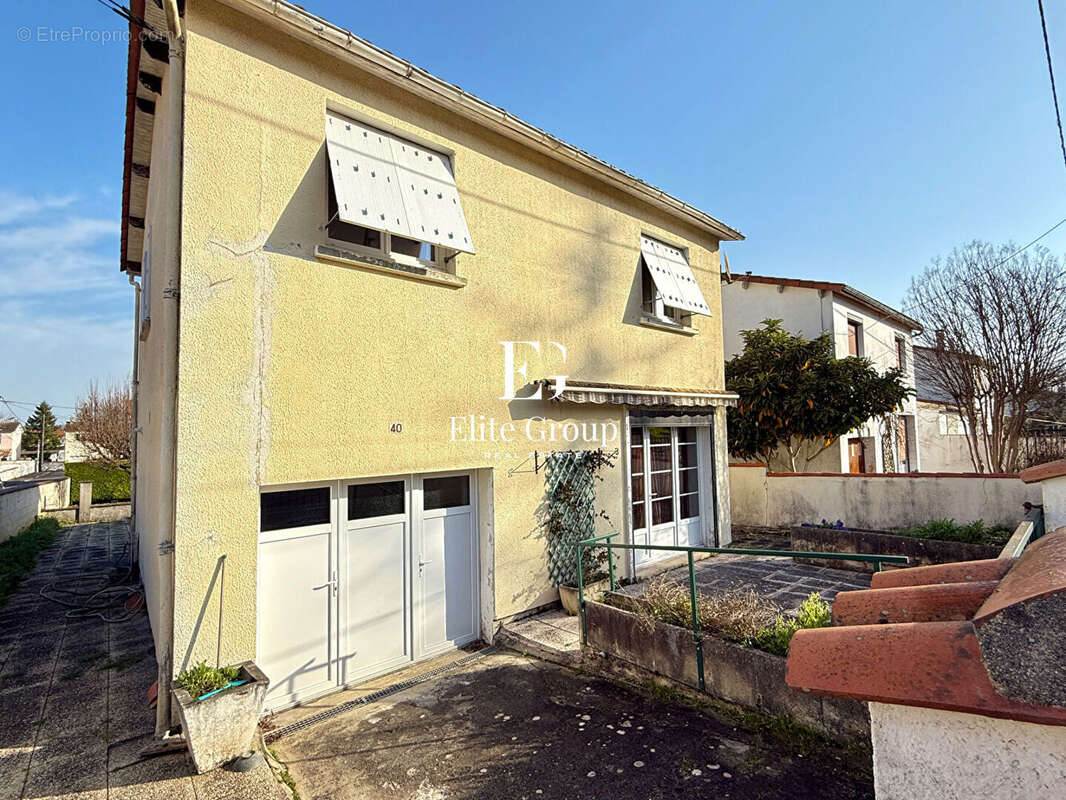 Maison à L'ISLE-D'ESPAGNAC