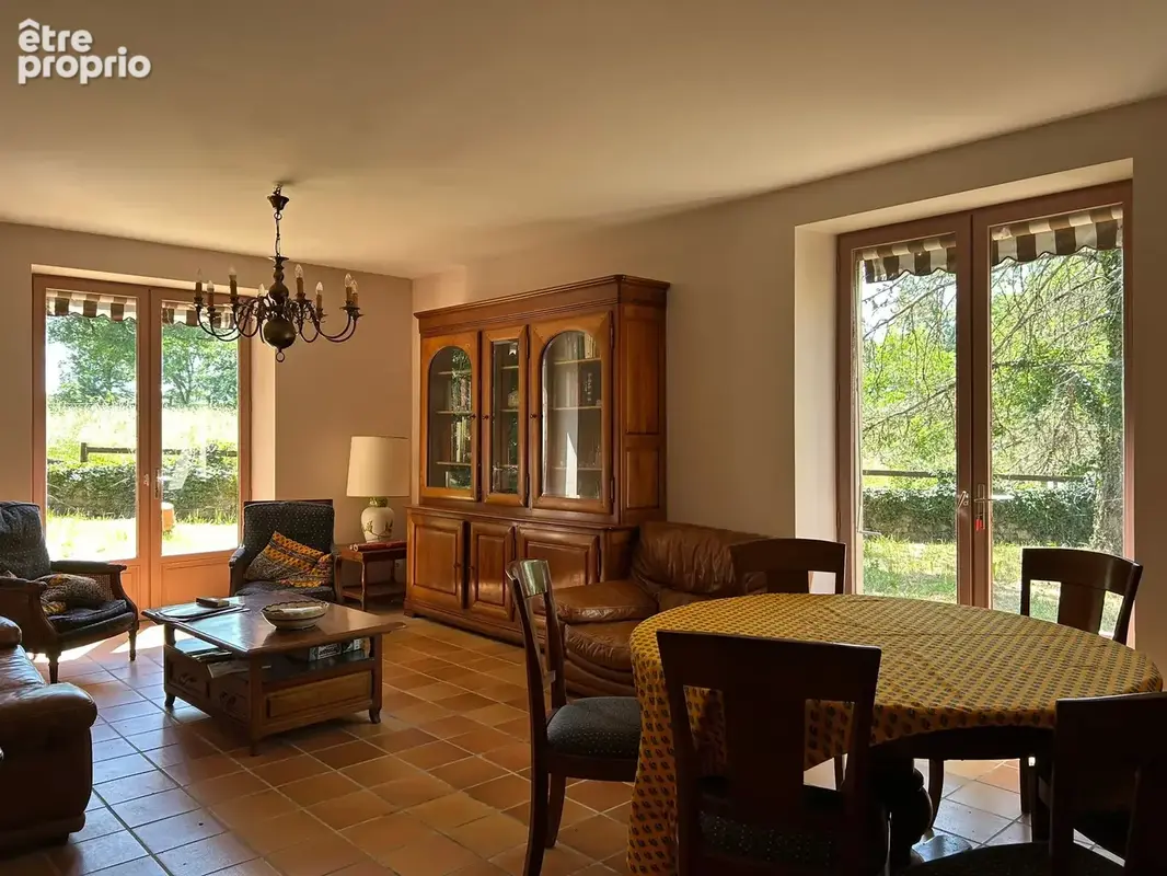 Maison familiale en pierre avec terrain attenant - photo 6