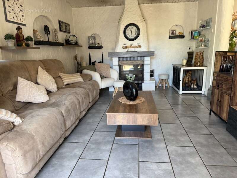 Maison à vendre 4 pièces TARBES (65) - Jardin arboré - piscine - photo 9