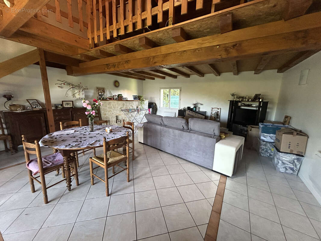Maison à CHASSENEUIL-SUR-BONNIEURE