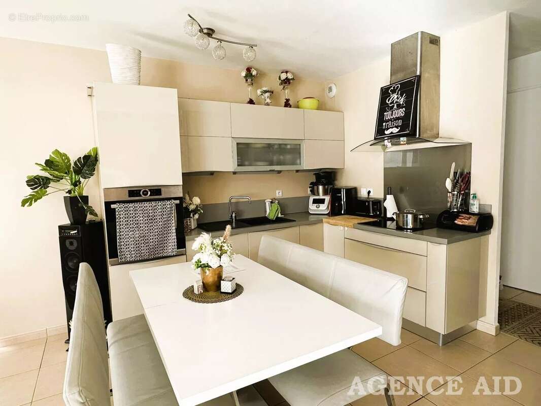 Maison à CUGES-LES-PINS