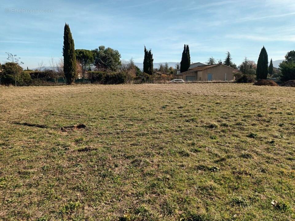 Terrain à PERTUIS