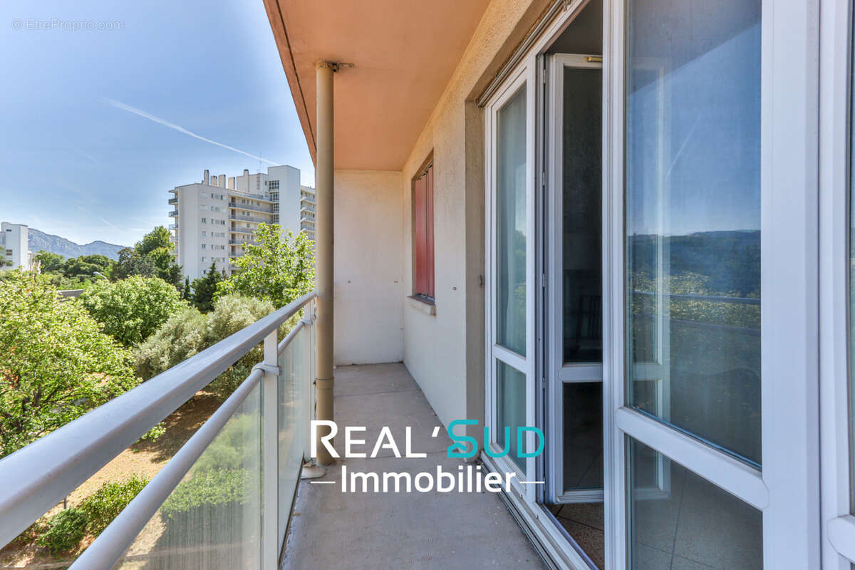 Appartement à MARSEILLE-9E
