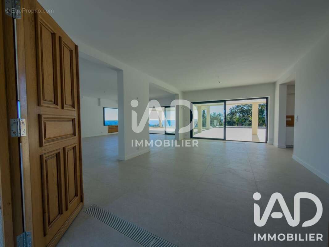 Maison 416 m² à Sainte-Maxime  - photo 8