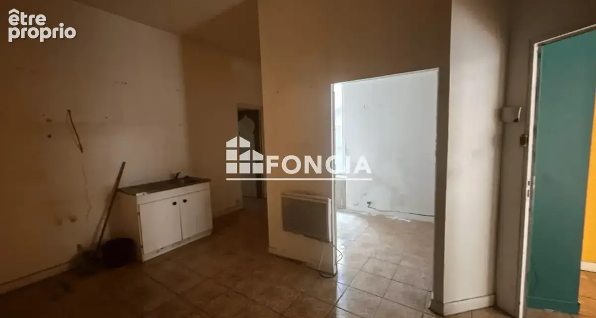 Au cœur de l’Écusson – Local commercial de 16 m² avec accès à un T2 et terrasse - photo 5