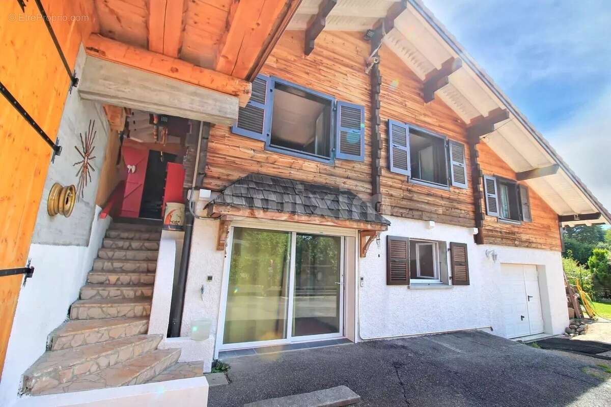 Maison à PERRIGNIER