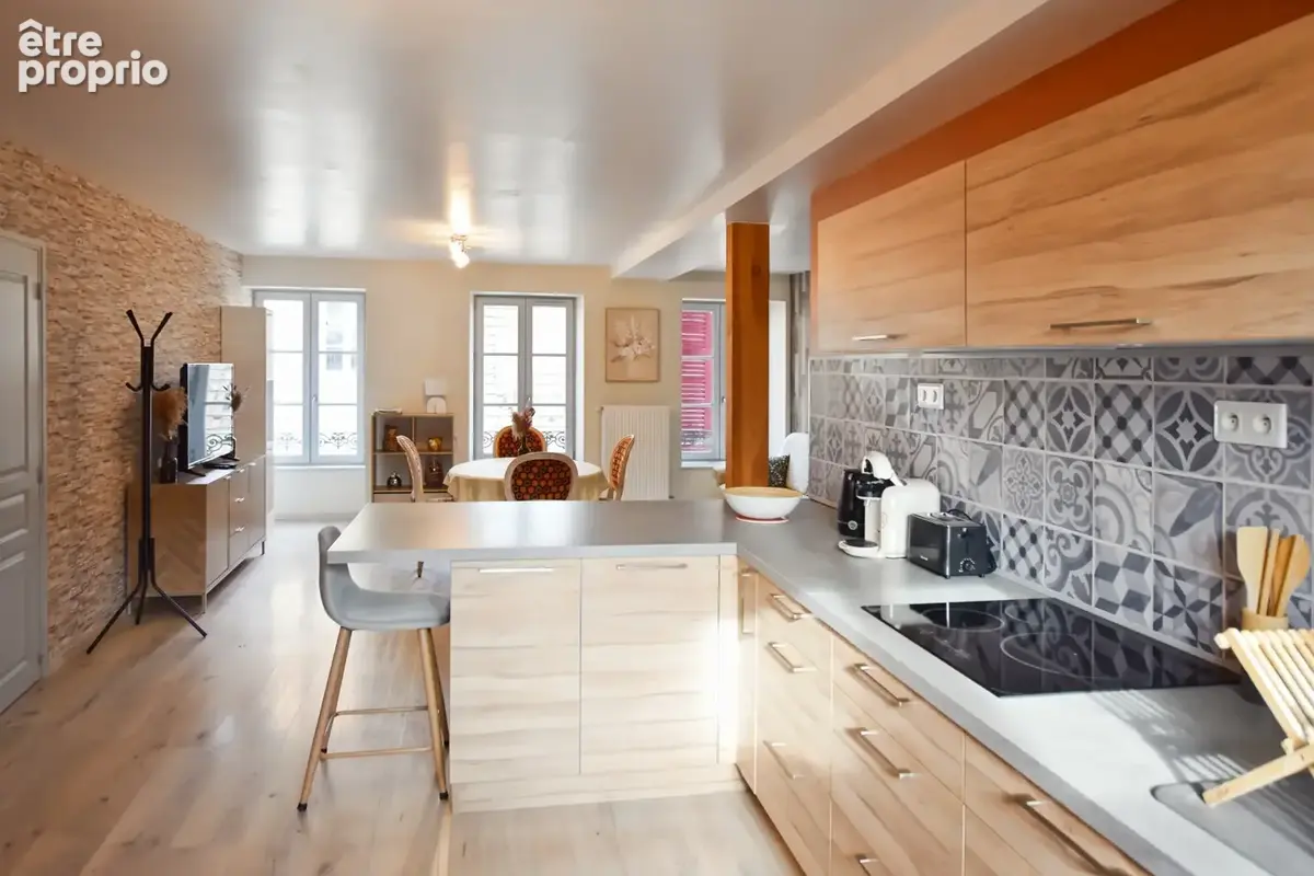 Propriété rénovée de 324 m² avec terrain à COUCHES (71) - photo 6