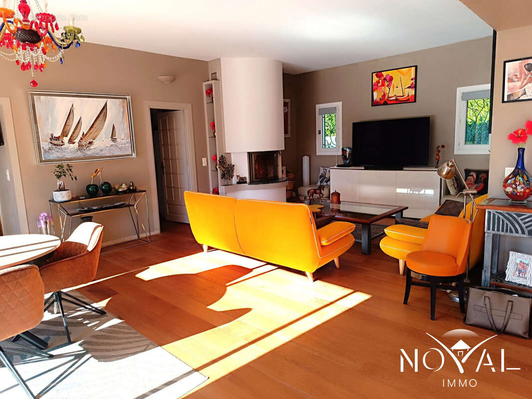 Maison à SAINT-CEZAIRE-SUR-SIAGNE