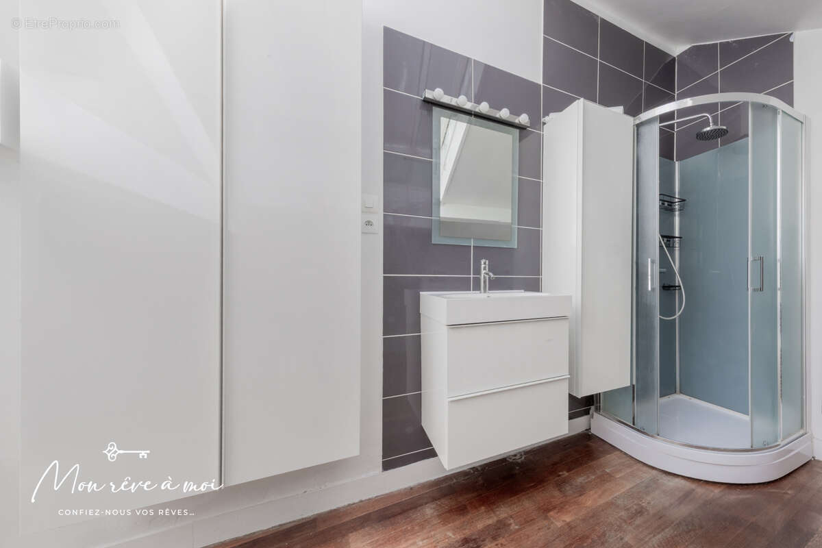Appartement à PARIS-18E