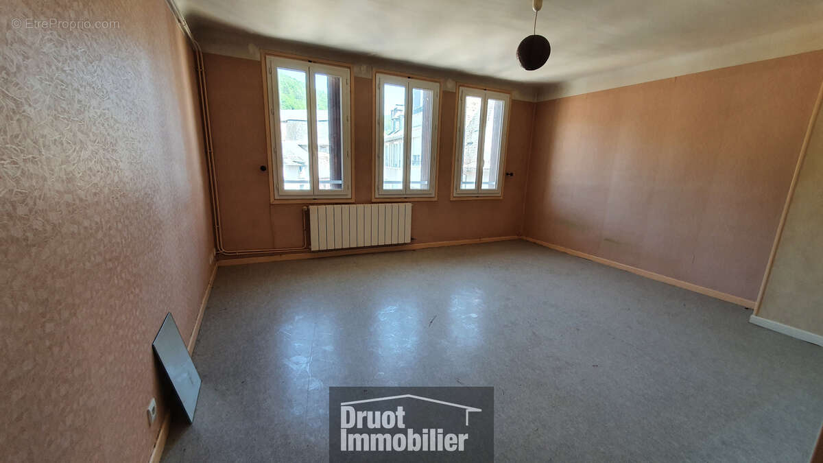 Appartement à SAINT-GENIEZ-D'OLT