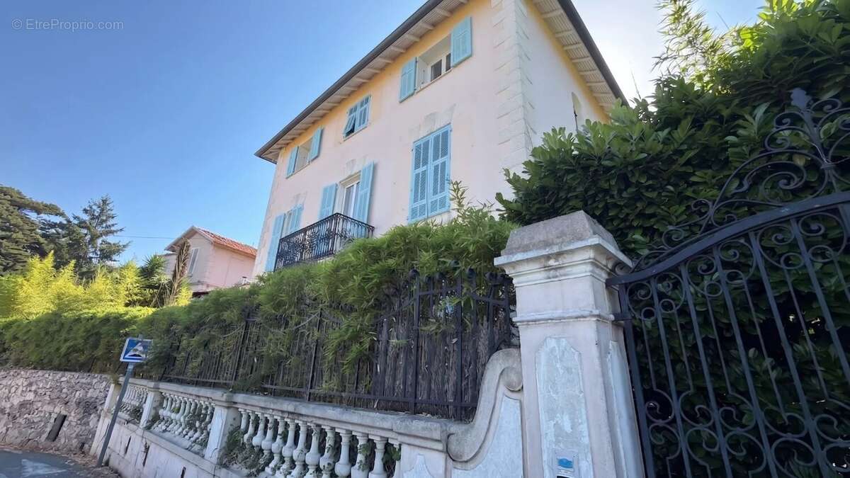 LA TURBIE - Maison de caractère dans le village - photo 2