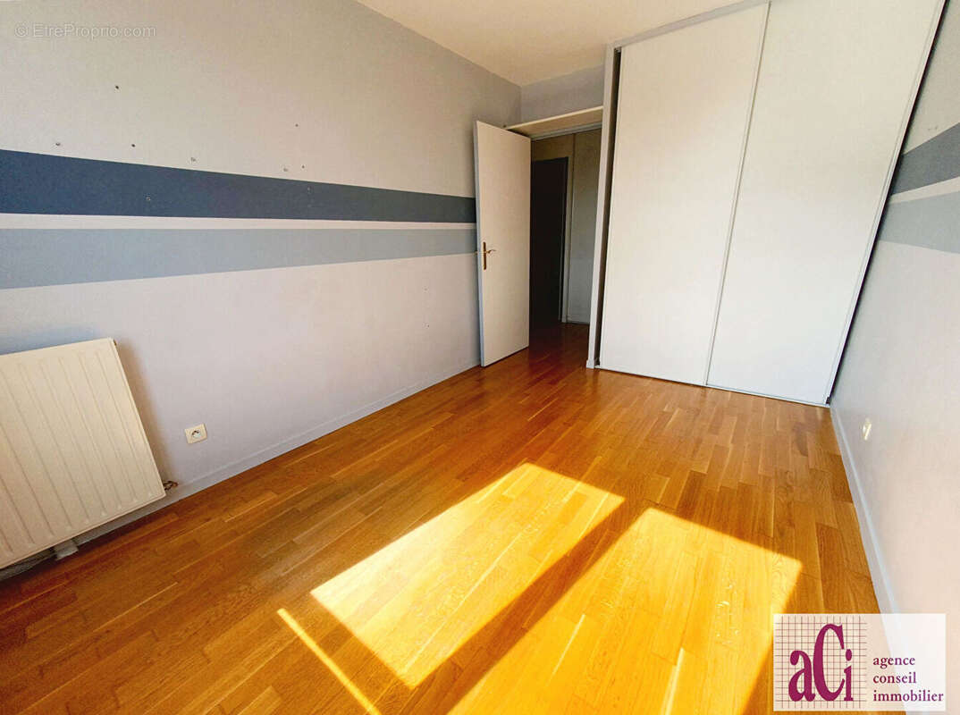 Appartement à FRESNES