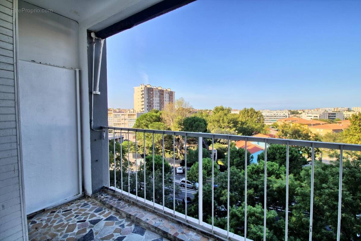 Appartement à MARSEILLE-4E