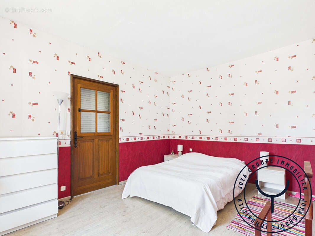 Maison 230 m² à Neuville-Sur-Vannes  - photo 8