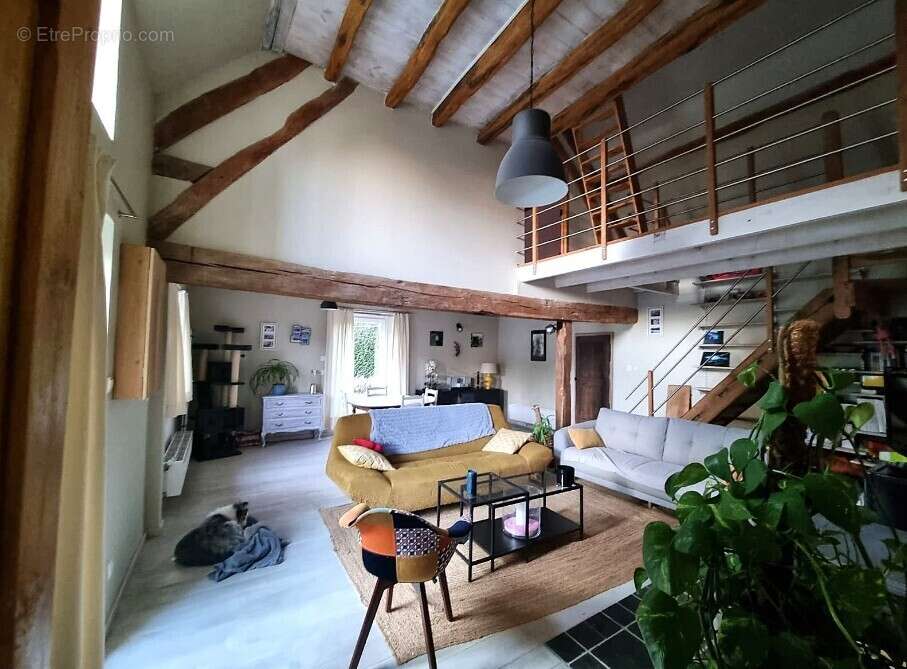 Maison à THEVET-SAINT-JULIEN