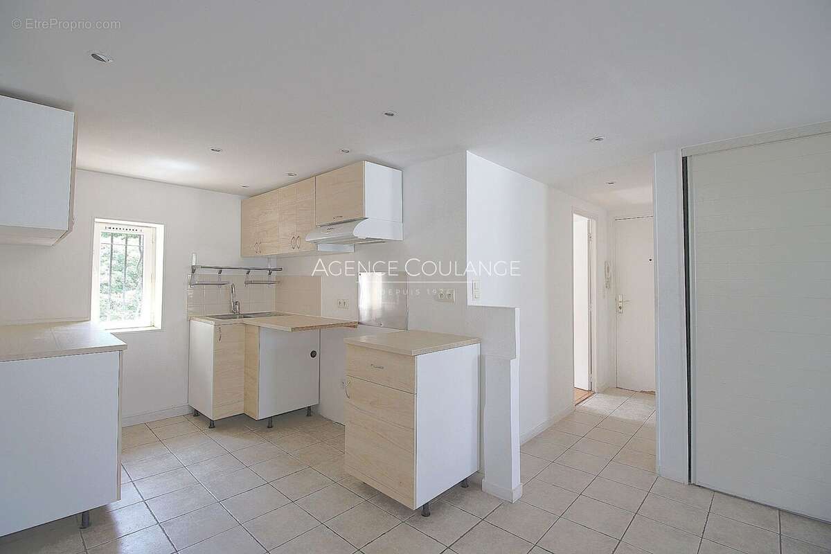 Appartement à SAINT-CYR-SUR-MER