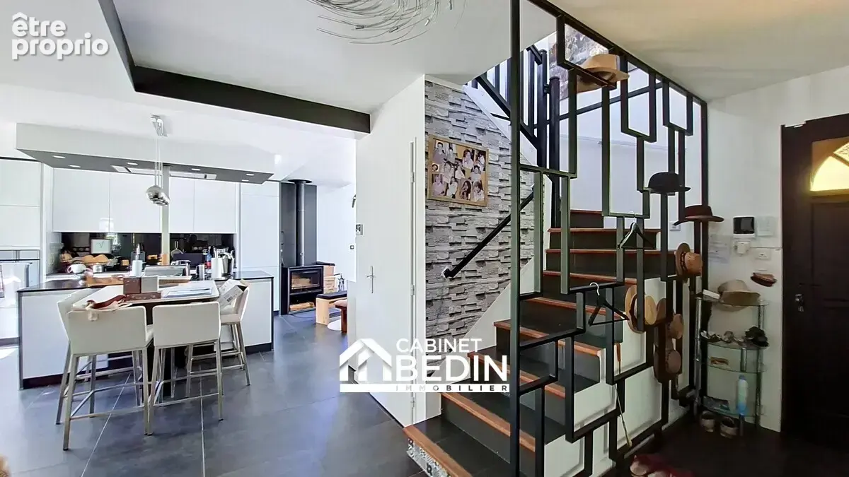 Maison 175 m² à Sainte-Foy-D'aigrefeuille  - photo 9