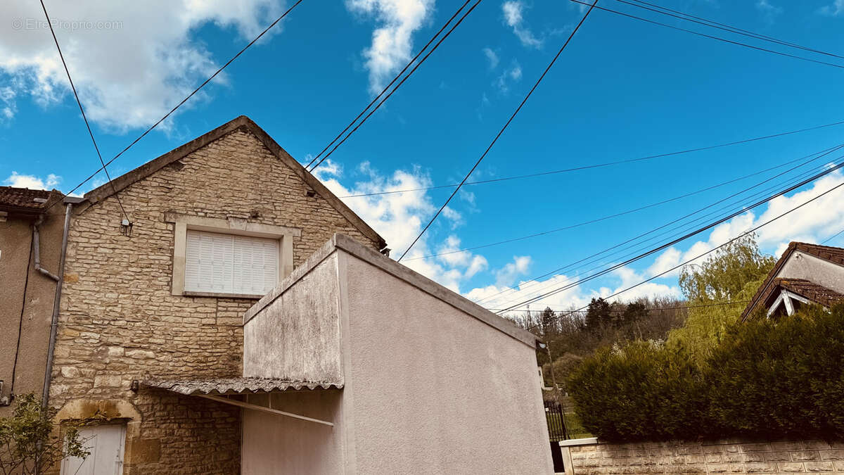 Maison en pierres apparentes située dans la vallée du Serein à MASSANGIS 165 580  €  F.A.I. - photo 6