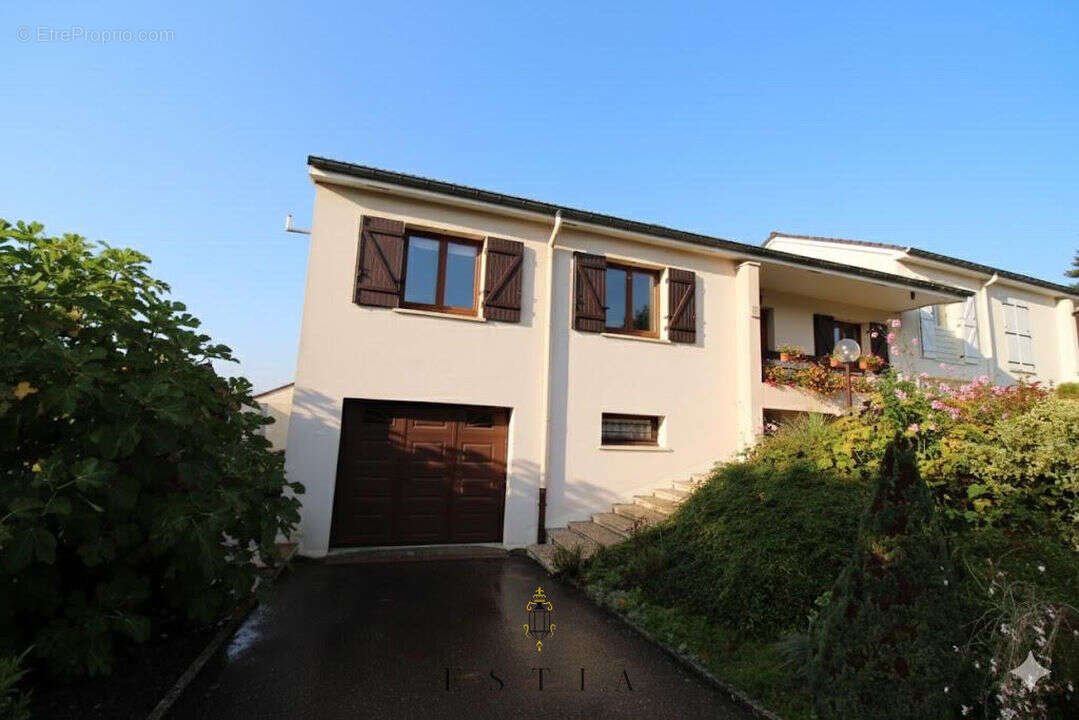 Maison à BOUXIERES-AUX-DAMES